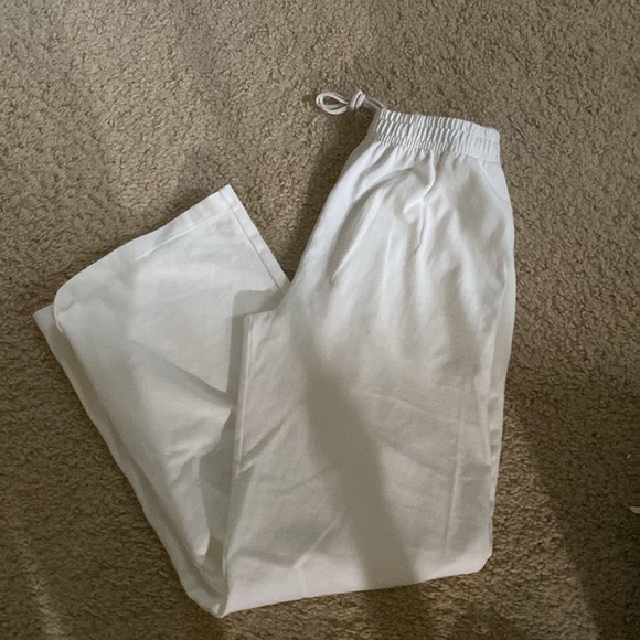 Brandy Melville white Anastasia sweatpants - Picture 4 of 4